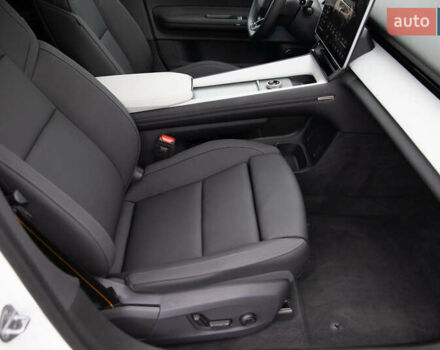 Белый Polestar 4, объемом двигателя 0 л и пробегом 1 тыс. км за 39900 $, фото 28 на Automoto.ua