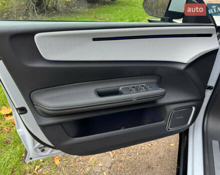 Белый Polestar 4, объемом двигателя 0 л и пробегом 18 тыс. км за 34500 $, фото 16 на Automoto.ua