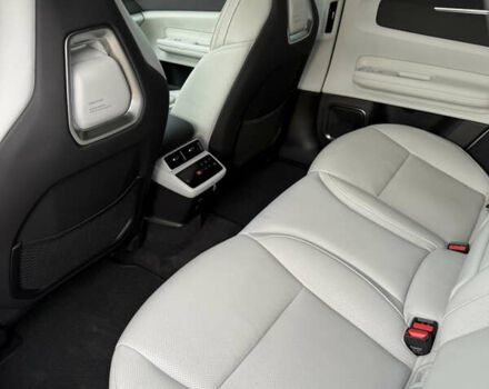 Білий Polestar 4, об'ємом двигуна 0 л та пробігом 1 тис. км за 33499 $, фото 9 на Automoto.ua