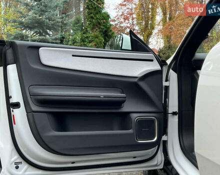 Белый Polestar 4, объемом двигателя 0 л и пробегом 1 тыс. км за 33500 $, фото 11 на Automoto.ua