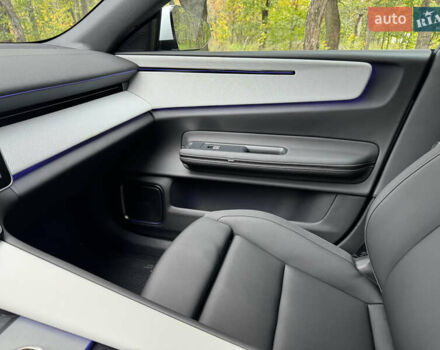 Белый Polestar 4, объемом двигателя 0 л и пробегом 18 тыс. км за 34500 $, фото 11 на Automoto.ua