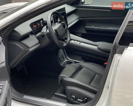 Белый Polestar 4, объемом двигателя 0 л и пробегом 16 тыс. км за 33500 $, фото 8 на Automoto.ua