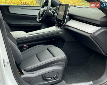 Белый Polestar 4, объемом двигателя 0 л и пробегом 1 тыс. км за 33500 $, фото 31 на Automoto.ua