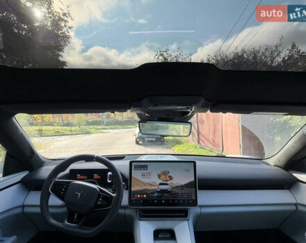 Білий Polestar 4, об'ємом двигуна 0 л та пробігом 1 тис. км за 31999 $, фото 11 на Automoto.ua