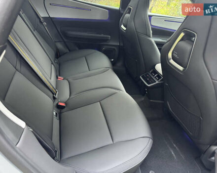 Белый Polestar 4, объемом двигателя 0 л и пробегом 18 тыс. км за 34500 $, фото 15 на Automoto.ua