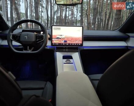 Серый Polestar 4, объемом двигателя 0 л и пробегом 20 тыс. км за 33900 $, фото 7 на Automoto.ua