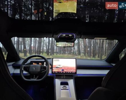 Серый Polestar 4, объемом двигателя 0 л и пробегом 20 тыс. км за 33900 $, фото 6 на Automoto.ua
