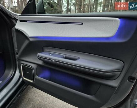 Серый Polestar 4, объемом двигателя 0 л и пробегом 20 тыс. км за 33900 $, фото 16 на Automoto.ua