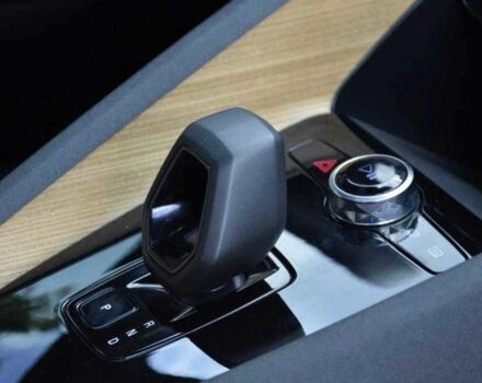 Черный Polestar Другая, объемом двигателя 0 л и пробегом 33 тыс. км за 15400 $, фото 12 на Automoto.ua