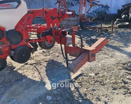 Красный Quivogne Другая, объемом двигателя 0 л и пробегом 0 тыс. км за 19593 $, фото 4 на Automoto.ua