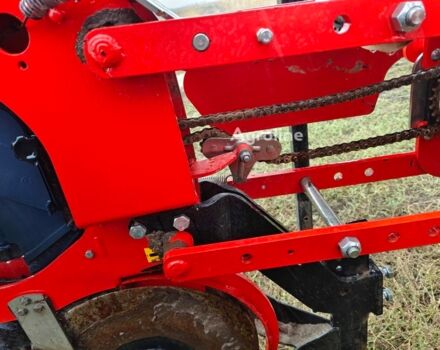 Красный Quivogne Другая, объемом двигателя 0 л и пробегом 0 тыс. км за 19593 $, фото 7 на Automoto.ua