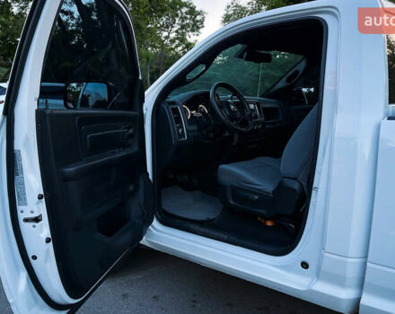 Белый Ram 1500, объемом двигателя 3.6 л и пробегом 143 тыс. км за 20000 $, фото 5 на Automoto.ua