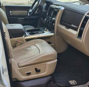 Ram 1500 2017 у Києві на Automoto.ua Білий Ram 1500, об'ємом двигуна 5.65 л та пробігом 220 тис. км за 25900 $, фото 12 на Automoto.ua