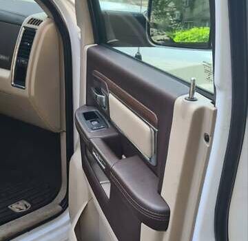 Ram 1500 2017 у Києві на Automoto.ua Білий Ram 1500, об'ємом двигуна 5.65 л та пробігом 220 тис. км за 25900 $, фото 11 на Automoto.ua