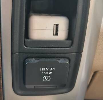 Ram 1500 2017 у Києві на Automoto.ua Білий Ram 1500, об'ємом двигуна 5.65 л та пробігом 220 тис. км за 25900 $, фото 26 на Automoto.ua