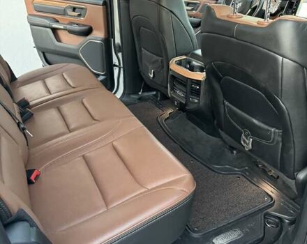 Ram 1500 2020 в Ровно на Automoto.ua Белый Ram 1500, объемом двигателя 5.65 л и пробегом 101 тыс. км за 56000 $, фото 5 на Automoto.ua