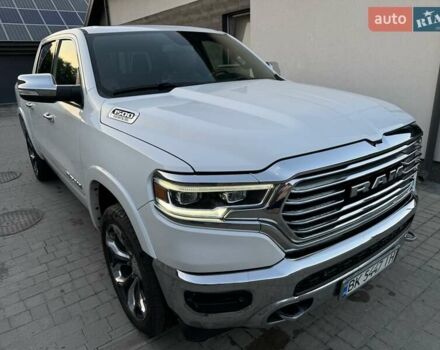 Ram 1500 2020 в Ровно на Automoto.ua Белый Ram 1500, объемом двигателя 5.65 л и пробегом 101 тыс. км за 56000 $, фото 2 на Automoto.ua
