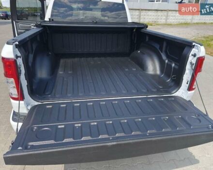 Ram 1500 2020 у Києві на Automoto.ua Білий Ram 1500, об'ємом двигуна 5.65 л та пробігом 190 тис. км за 39900 $, фото 7 на Automoto.ua