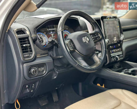 Білий Ram 1500, об'ємом двигуна 2.99 л та пробігом 94 тис. км за 57500 $, фото 24 на Automoto.ua