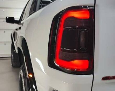 Білий Ram 1500, об'ємом двигуна 5.65 л та пробігом 17 тис. км за 84990 $, фото 49 на Automoto.ua