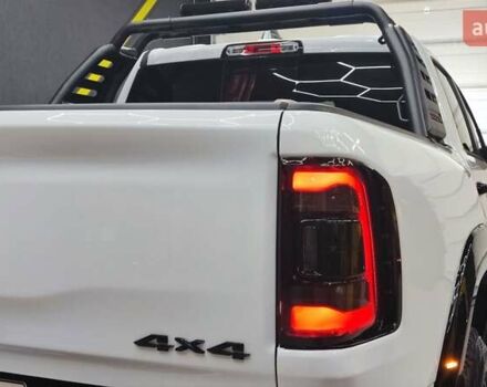 Білий Ram 1500, об'ємом двигуна 5.65 л та пробігом 17 тис. км за 84990 $, фото 26 на Automoto.ua