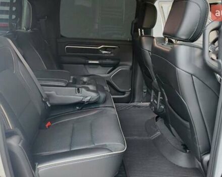 Білий Ram 1500, об'ємом двигуна 5.65 л та пробігом 17 тис. км за 84990 $, фото 43 на Automoto.ua