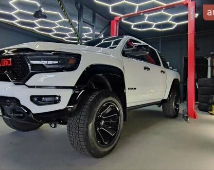 Білий Ram 1500, об'ємом двигуна 5.65 л та пробігом 17 тис. км за 84990 $, фото 12 на Automoto.ua