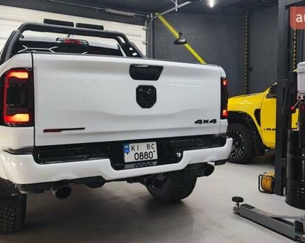 Білий Ram 1500, об'ємом двигуна 5.65 л та пробігом 17 тис. км за 84990 $, фото 22 на Automoto.ua