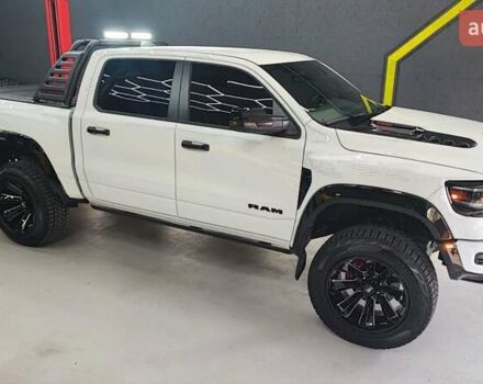Білий Ram 1500, об'ємом двигуна 5.65 л та пробігом 17 тис. км за 84990 $, фото 19 на Automoto.ua