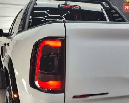 Білий Ram 1500, об'ємом двигуна 5.65 л та пробігом 17 тис. км за 84990 $, фото 24 на Automoto.ua