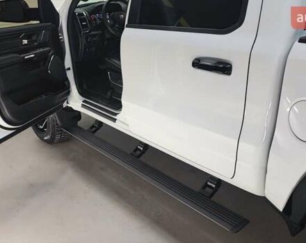 Білий Ram 1500, об'ємом двигуна 5.65 л та пробігом 17 тис. км за 84990 $, фото 31 на Automoto.ua