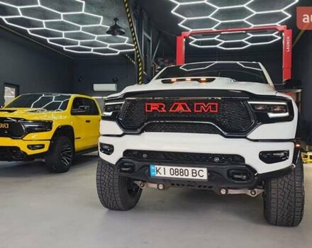 Білий Ram 1500, об'ємом двигуна 5.65 л та пробігом 17 тис. км за 84990 $, фото 2 на Automoto.ua