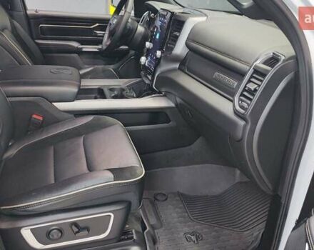 Білий Ram 1500, об'ємом двигуна 5.65 л та пробігом 17 тис. км за 84990 $, фото 38 на Automoto.ua