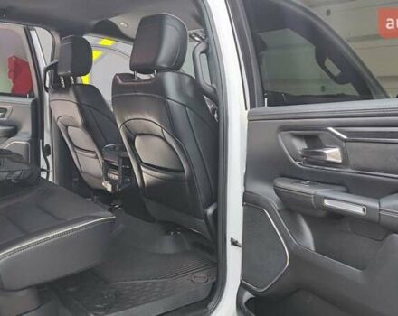 Білий Ram 1500, об'ємом двигуна 5.65 л та пробігом 17 тис. км за 84990 $, фото 42 на Automoto.ua