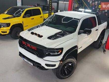 Білий Ram 1500, об'ємом двигуна 5.65 л та пробігом 17 тис. км за 84990 $, фото 1 на Automoto.ua