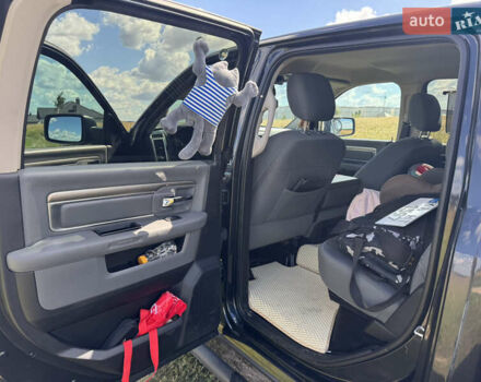 Черный Ram 1500, объемом двигателя 5.65 л и пробегом 146 тыс. км за 32999 $, фото 7 на Automoto.ua