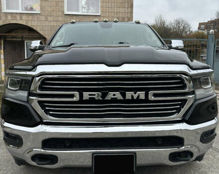Черный Ram 1500, объемом двигателя 5.65 л и пробегом 64 тыс. км за 58000 $, фото 1 на Automoto.ua