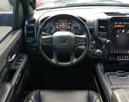 Ram 1500 2022 в Черкассах на Automoto.ua Черный Ram 1500, объемом двигателя 5.7 л и пробегом 19 тыс. км за 20400 $, фото 6 на Automoto.ua
