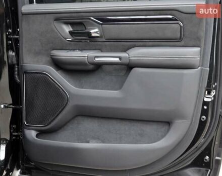 Ram 1500 2023 в Киеве на Automoto.ua Черный Ram 1500, объемом двигателя 6.2 л и пробегом 24 тыс. км за 155000 $, фото 47 на Automoto.ua