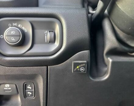 Сірий Ram 1500, об'ємом двигуна 5.7 л та пробігом 209 тис. км за 31000 $, фото 18 на Automoto.ua