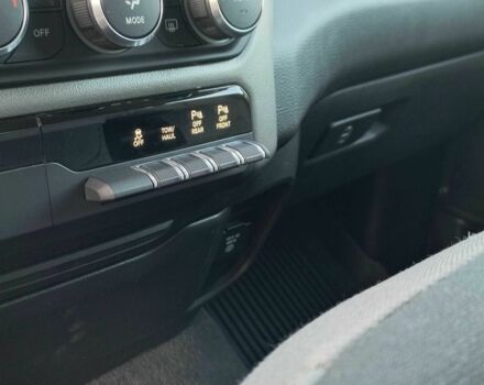 Сірий Ram 1500, об'ємом двигуна 5.7 л та пробігом 209 тис. км за 31000 $, фото 17 на Automoto.ua