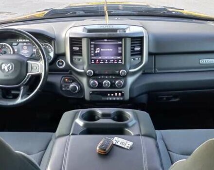 Ram 1500 2020 в Хмельницком на Automoto.ua Серый Ram 1500, объемом двигателя 5.65 л и пробегом 208 тыс. км за 32300 $, фото 15 на Automoto.ua