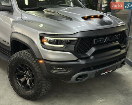 Серый Ram 1500, объемом двигателя 0 л и пробегом 12 тыс. км за 109900 $, фото 2 на Automoto.ua