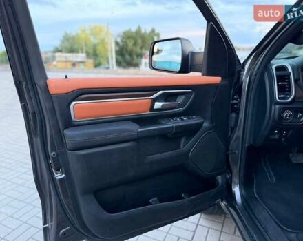 Ram 1500 2022 у Запоріжжя на Automoto.ua Сірий Ram 1500, об'ємом двигуна 5.65 л та пробігом 68 тис. км за 45000 $, фото 9 на Automoto.ua