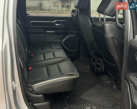 Серый Ram 1500, объемом двигателя 5.65 л и пробегом 21 тыс. км за 43990 $, фото 19 на Automoto.ua