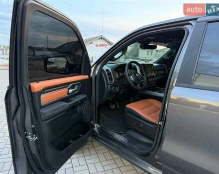 Ram 1500 2022 у Запоріжжя на Automoto.ua Сірий Ram 1500, об'ємом двигуна 5.65 л та пробігом 68 тис. км за 45000 $, фото 7 на Automoto.ua