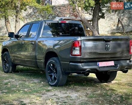Ram 1500 2022 у Запоріжжя на Automoto.ua Сірий Ram 1500, об'ємом двигуна 5.65 л та пробігом 68 тис. км за 45000 $, фото 3 на Automoto.ua