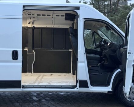 Білий Ram 3500, об'ємом двигуна 3.6 л та пробігом 15 тис. км за 26350 $, фото 4 на Automoto.ua