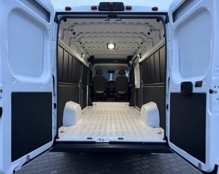 Білий Ram 3500, об'ємом двигуна 3.6 л та пробігом 15 тис. км за 26350 $, фото 7 на Automoto.ua