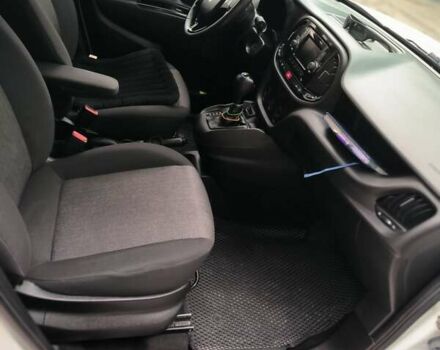 Белый Ram Promaster City, объемом двигателя 2.36 л и пробегом 260 тыс. км за 12200 $, фото 4 на Automoto.ua